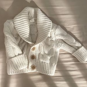 Banana Republic Baby cable Knit sweater. 6-12 months